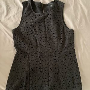 Banana republic lace zip back top size 8